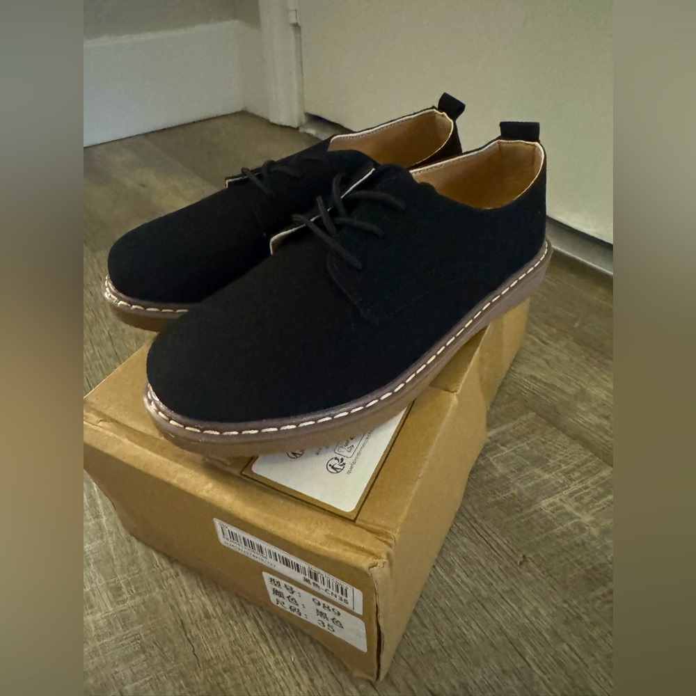 WOMANS SHOES BRAND NEW